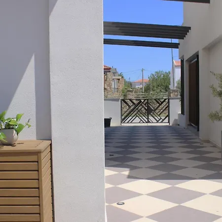Aella Apartment *