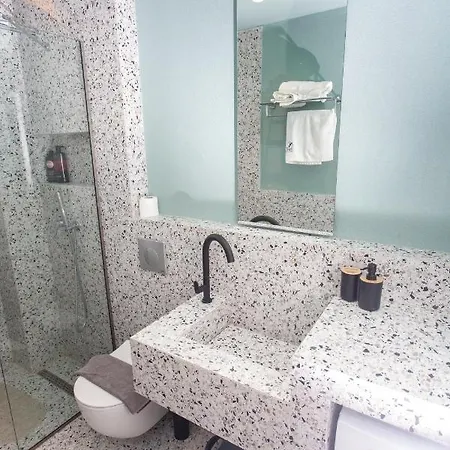 Aella Apartmán
