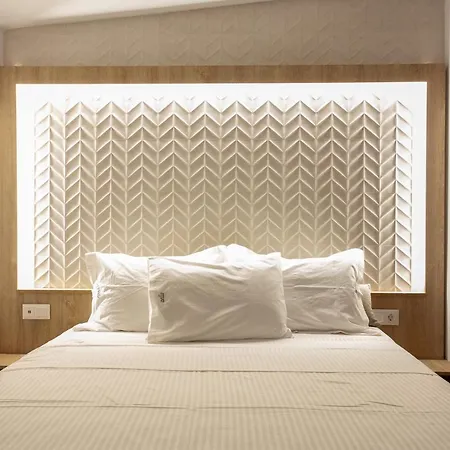 아파트 Aella 니키티