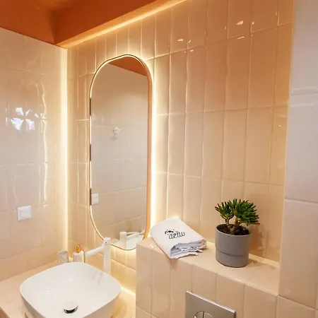Aella Apartament *